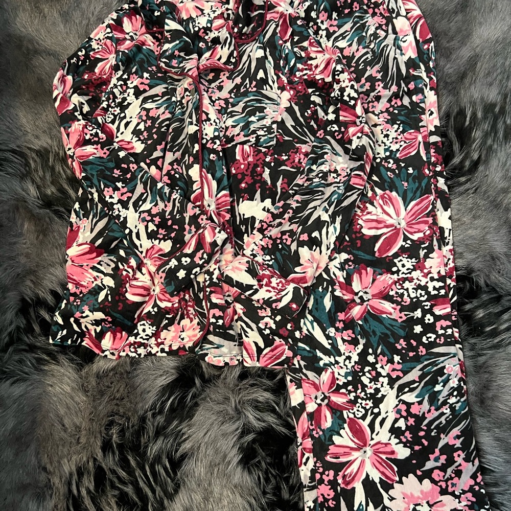 Midnight by Carole Hochman Pink Floral comfy soft, velour Pajama Set